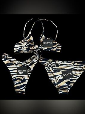 SKATIE NWT Sarah Top Suzanne & Dylan Bottom XS 3pc Marble Zebra Bikini